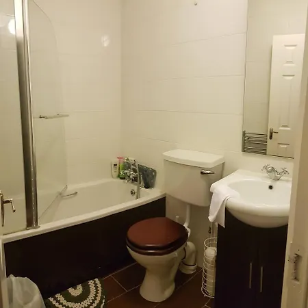 Σπίτι διακοπών 3 Bedroom 3 Bathroom House, Dublin Lucan