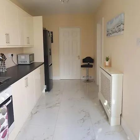3 Bedroom 3 Bathroom House, Dublin Holiday home *