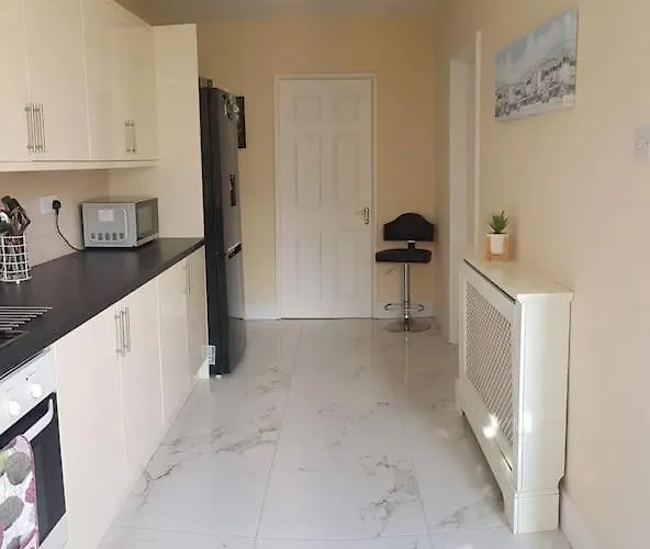 3 Bedroom 3 Bathroom House, Dublin Casa de Férias *