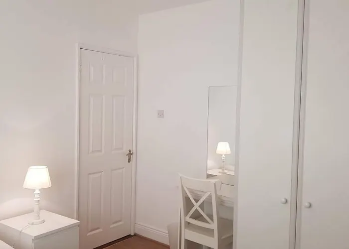 3 Bedroom 3 Bathroom House, Dublin * Lucan